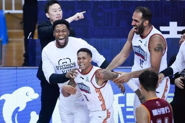 CBA为什么能上双外援？这事儿咱得掰扯清楚
